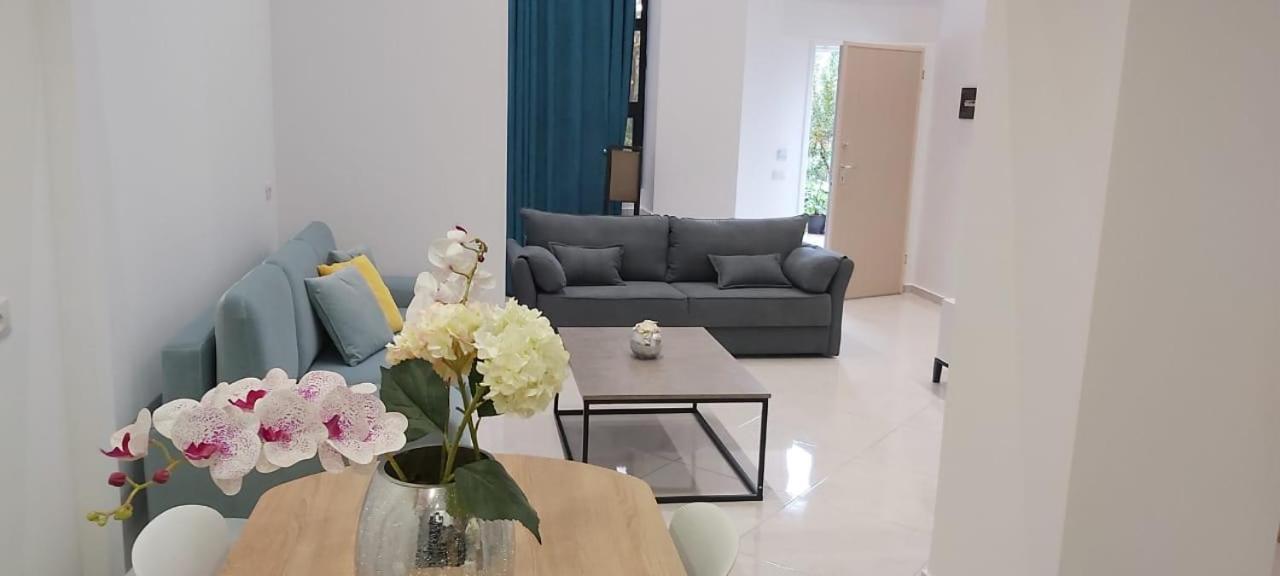 Apartament Me Qera Dublex Lungomare Avlonya Dış mekan fotoğraf